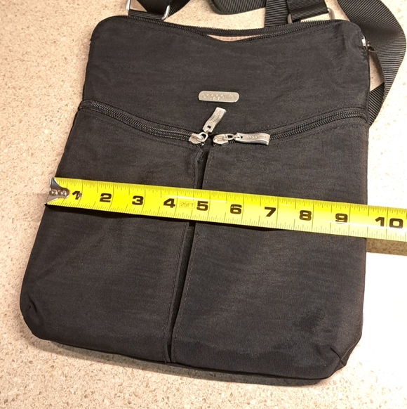 Baggallini Horizon Crossbody Bag - Picture 9 of 10